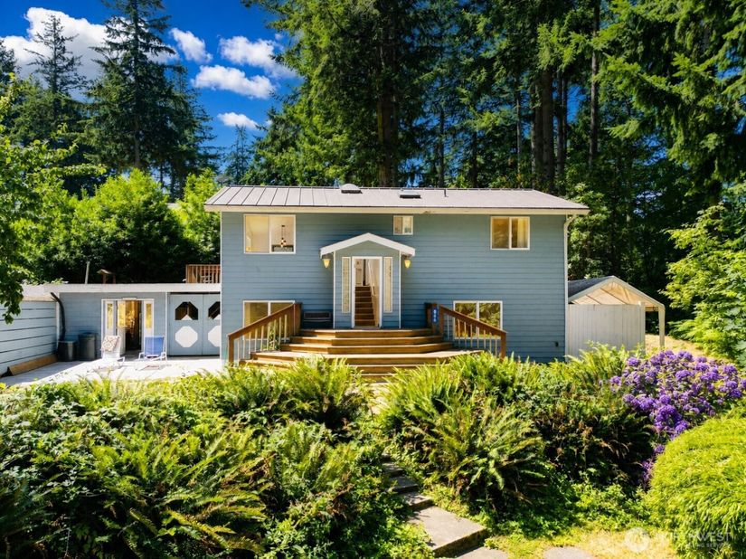 66 Port Susan Dr., Hat Island WA 98206