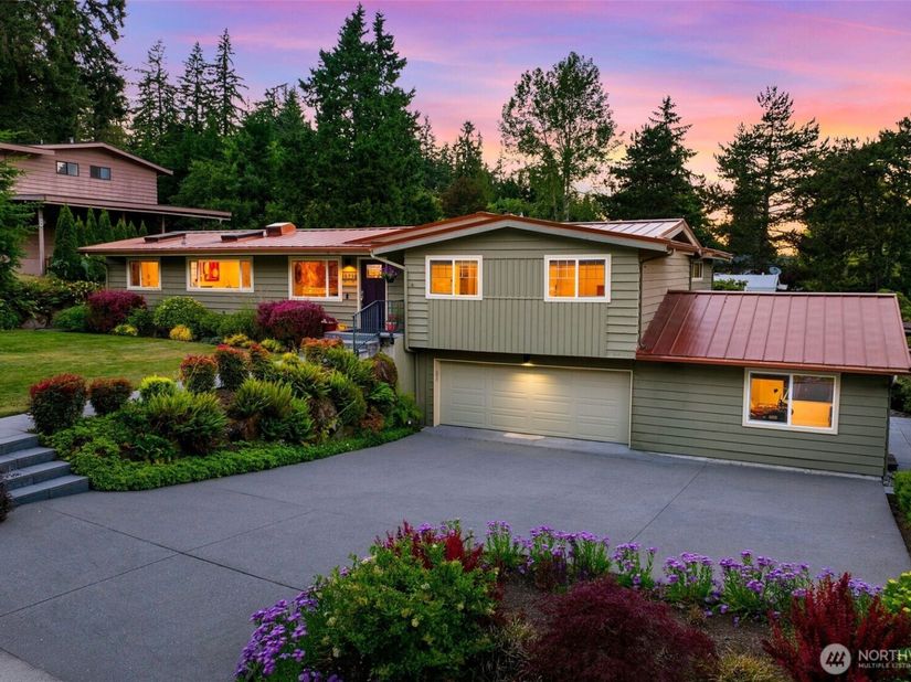 15734 SE 26th Street, Bellevue WA 98008