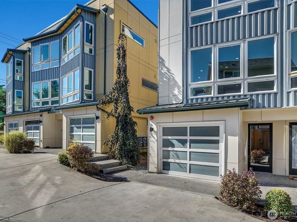 7526 43rd Avenue S A, Seattle WA 98118