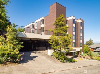 1605 5th Avenue N