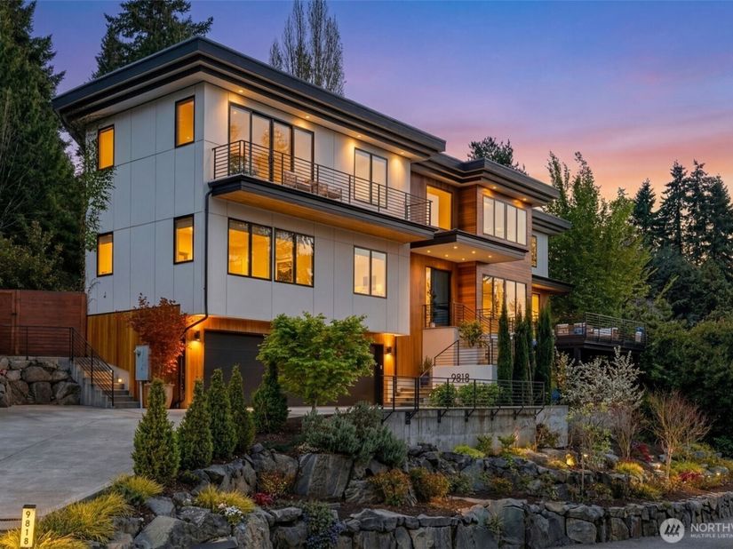 9818 SE 42nd Place, Mercer Island WA 98040