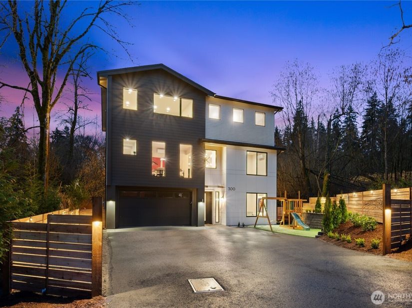 300 SE 208th Street, Bothell WA 98012