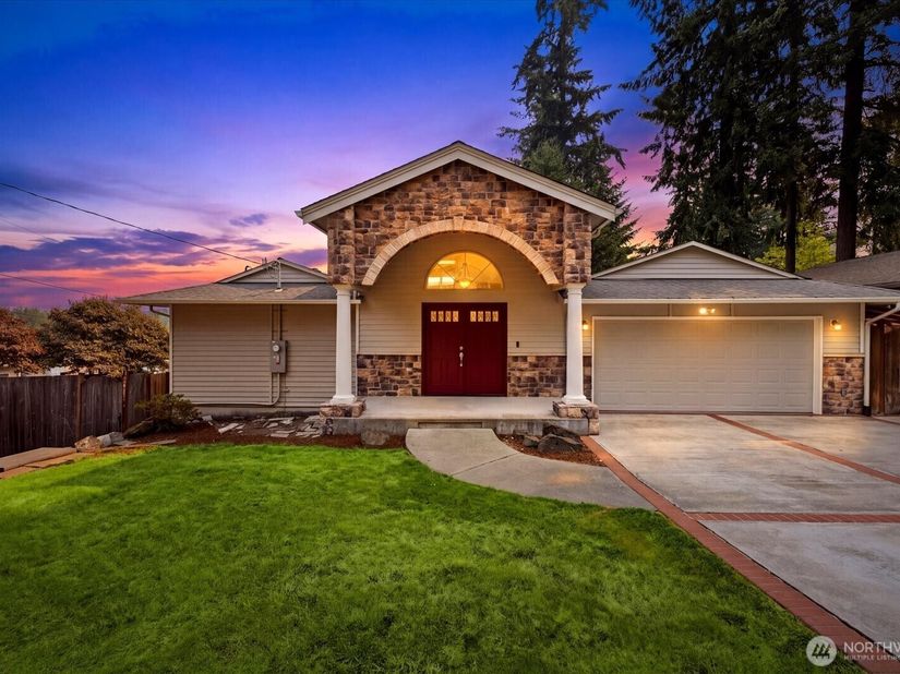 1704 154th Avenue SE, Bellevue WA 98007