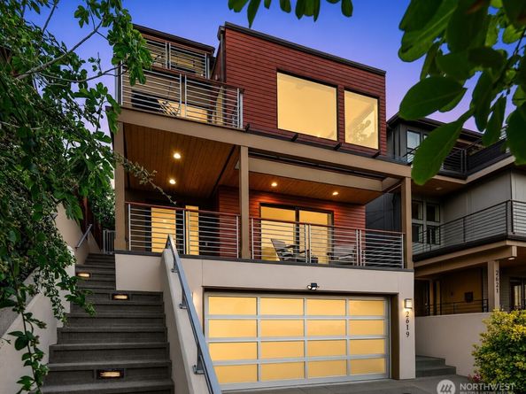 2619 Warren Avenue N, Seattle WA 98109