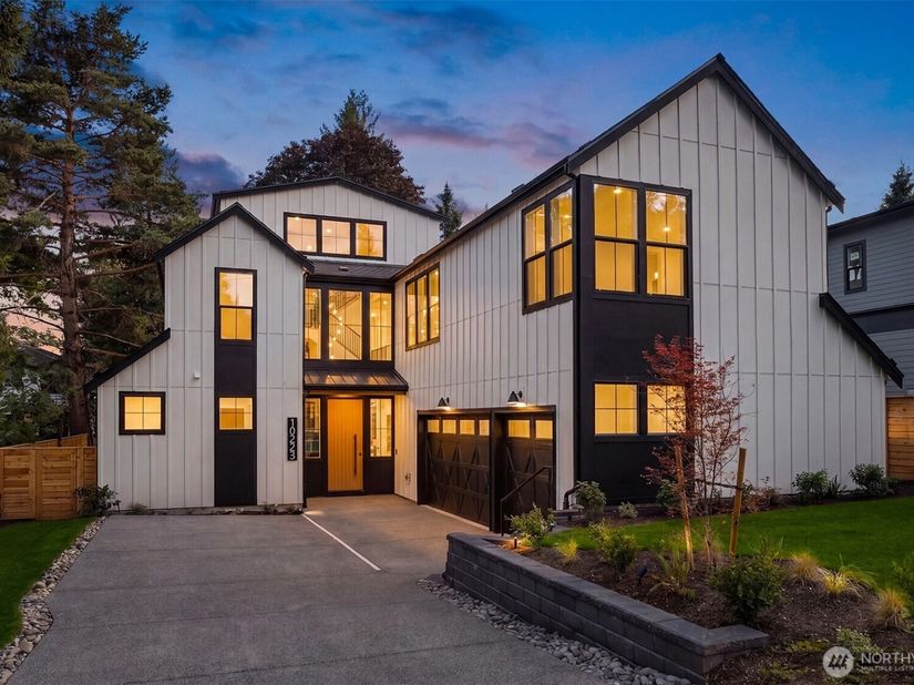 10223 NE 24th Street, Bellevue WA 98004