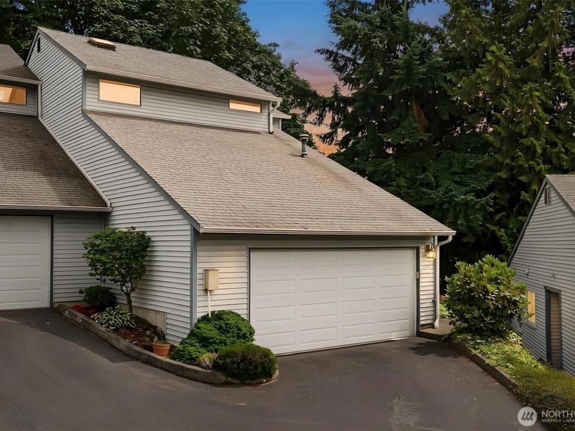 11306 101st Place NE 1306, Kirkland WA 98033