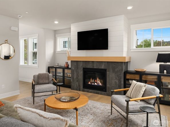 14834 NE 143rd Place 12, Woodinville WA 98072