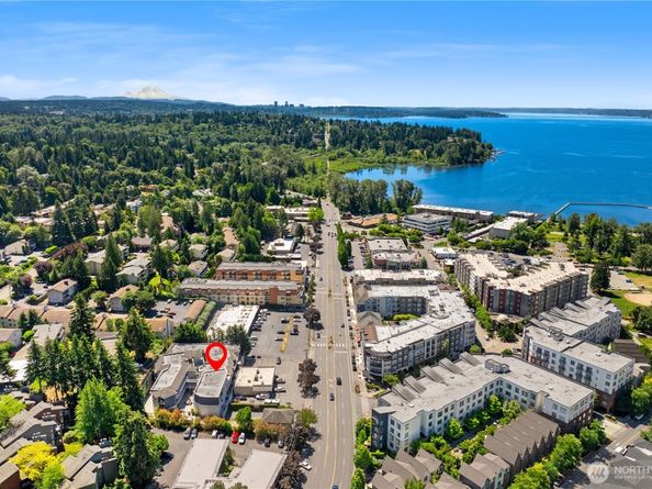 11920 98th Avenue NE 211, Kirkland WA 98034