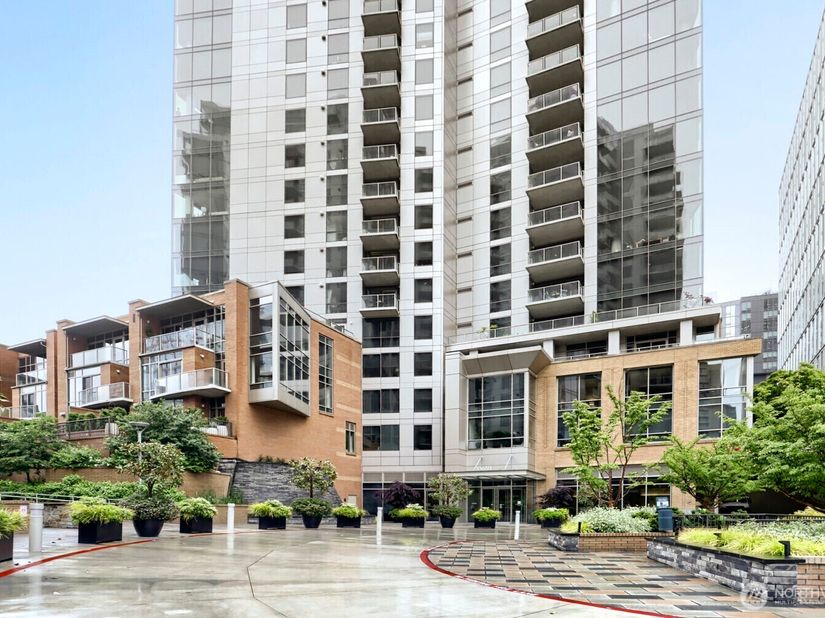 10650 NE 9th Place 1520, Bellevue WA 98004