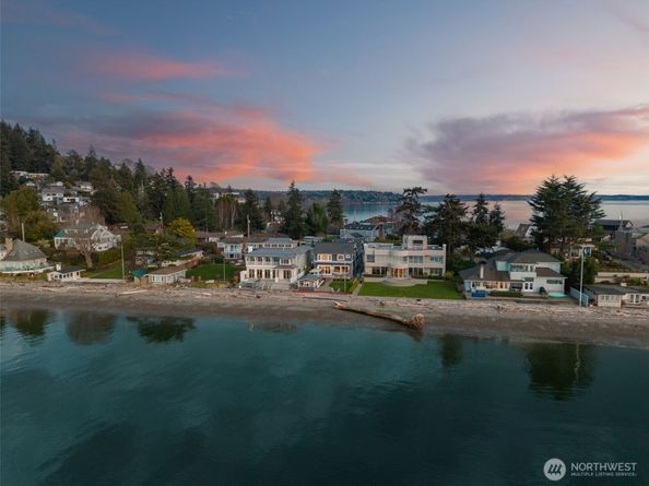 9 SW Three Tree Point Lane, Burien WA 98166