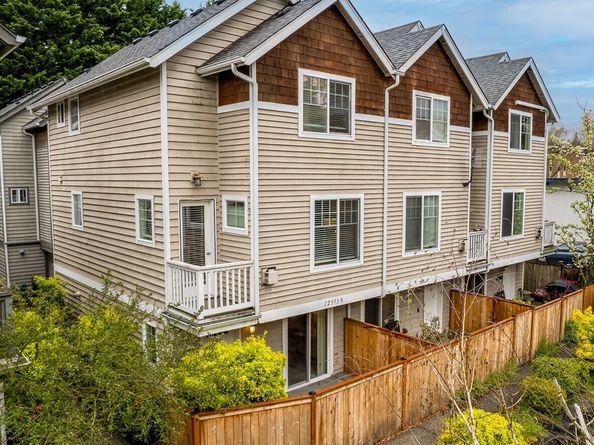 12333 28th Avenue NE A, Seattle WA 98125