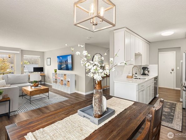 5501 11th Avenue NW 204, Seattle WA 98107