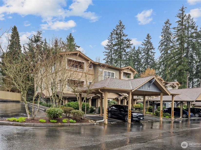 11306 124th Avenue NE 302, Kirkland WA 98033
