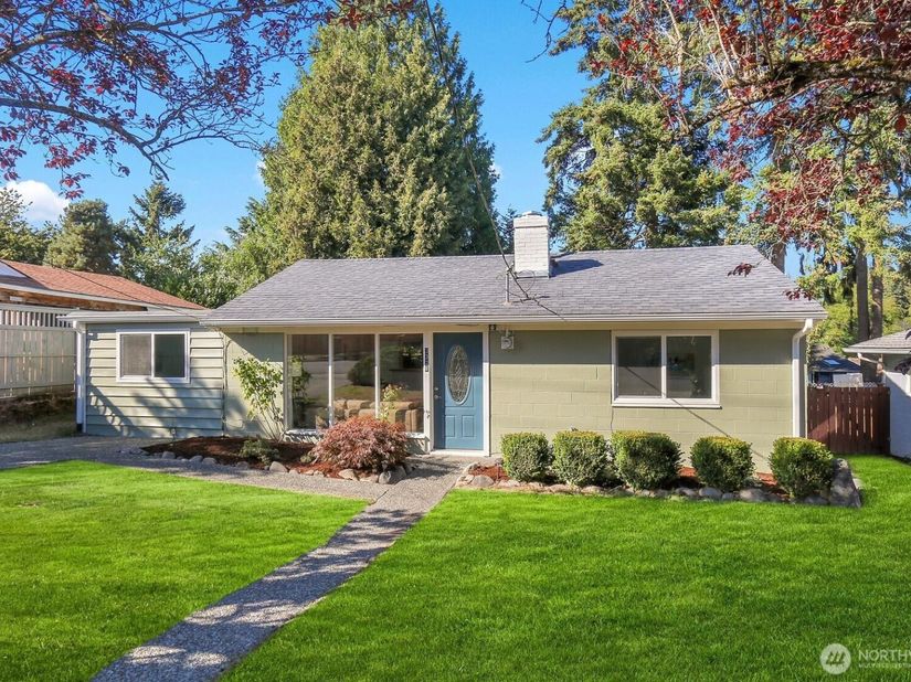3328 NE 6th Street, Renton WA 98056