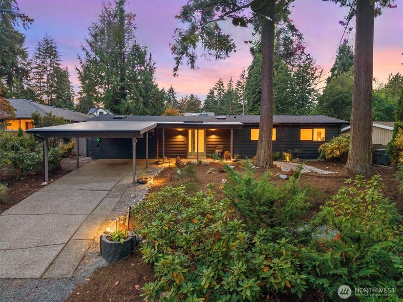 8317 134th Avenue NE, Redmond WA 98052
