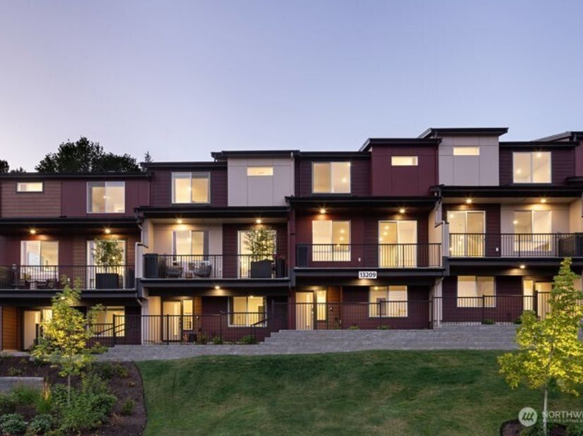 13209 NE 127th Court B, Kirkland WA 98034