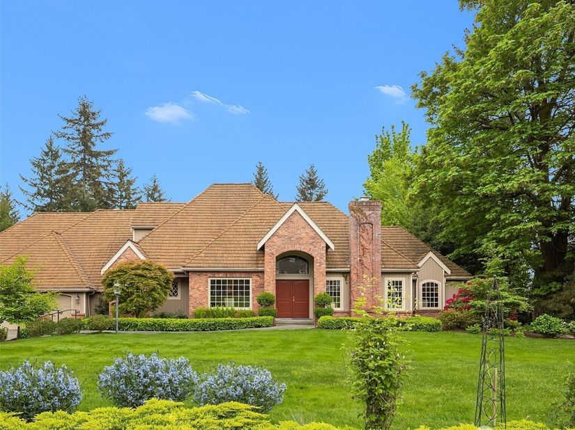 26207 NE 34th Street, Redmond WA 98053