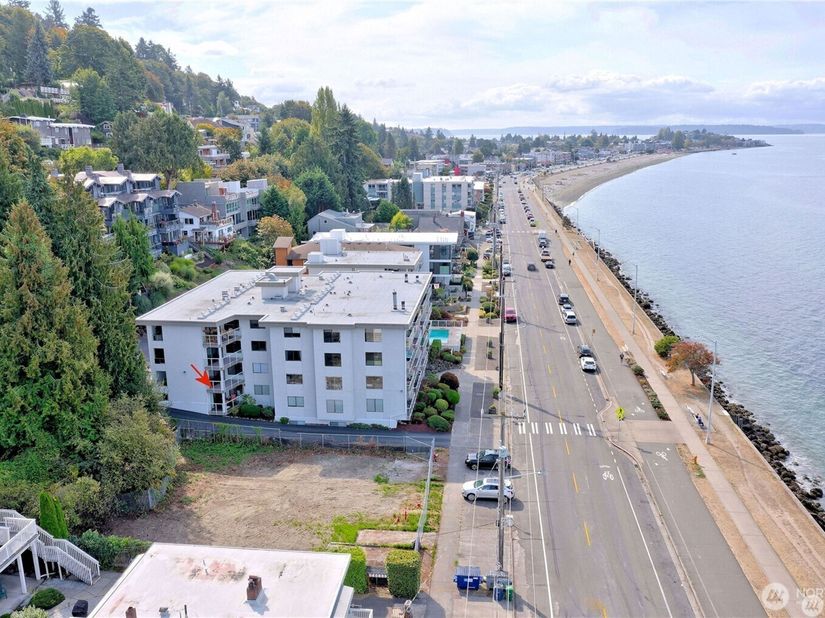 2104 Alki Avenue SW 205, Seattle WA 98116