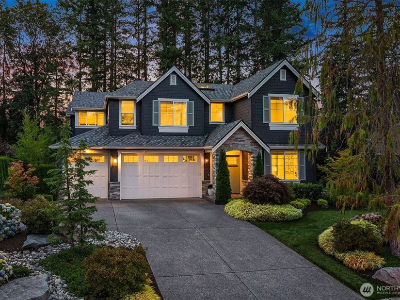 2025 211th Avenue NE, Sammamish WA 98074