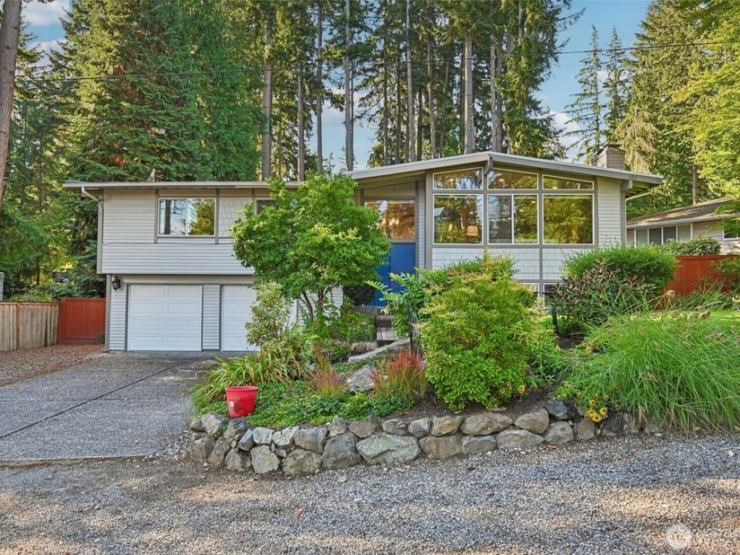 16217 SE 42nd Place, Bellevue WA 98006