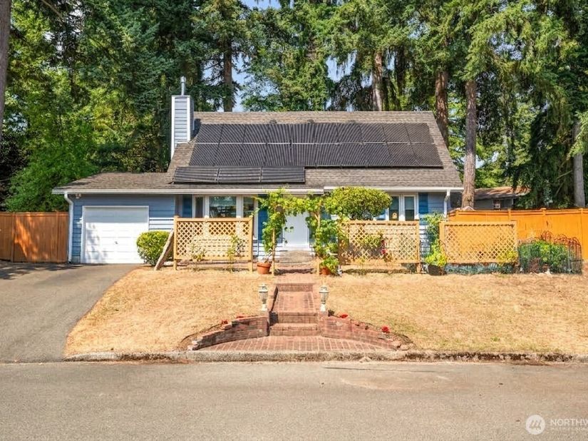 12086 NE 137th Court, Kirkland WA 98034