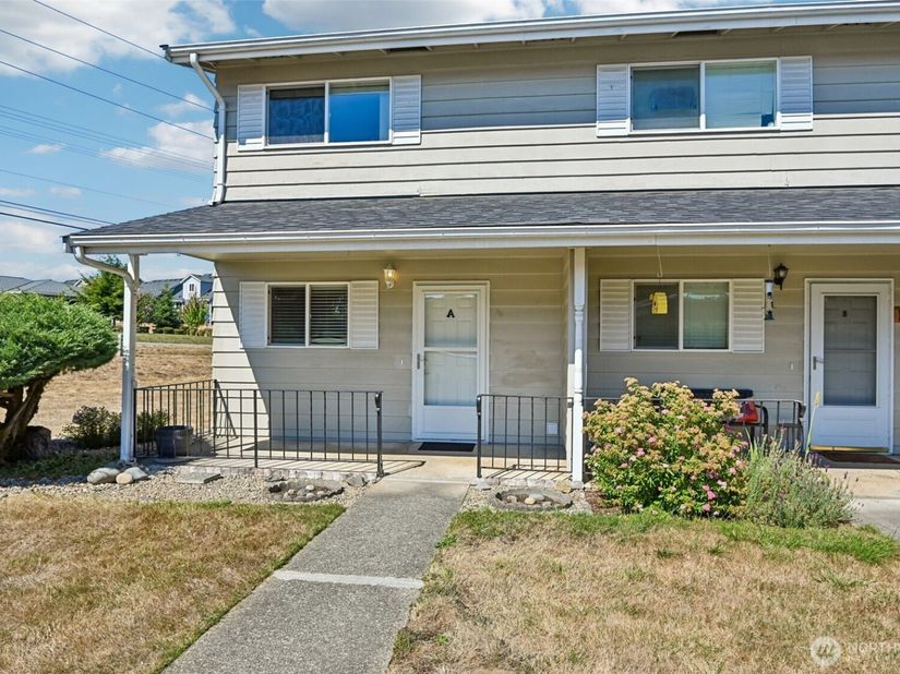 12404 SE 272nd Place A, Kent WA 98030
