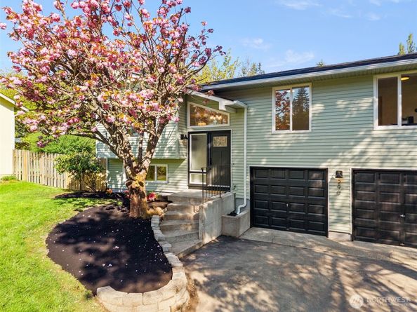 290 NE Torval Canyon Road, Poulsbo WA 98370