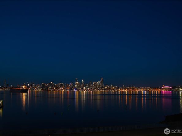 1661 Harbor Avenue SW 301, Seattle WA 98126