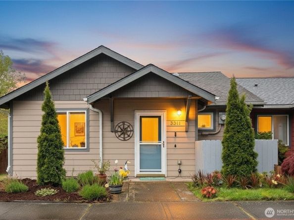 3311 New Hope Circle, Bremerton WA 98312