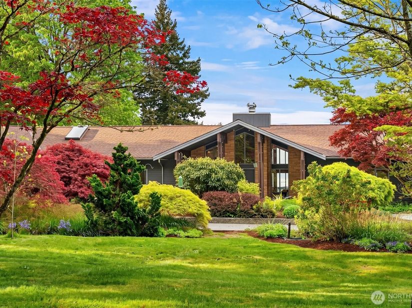 8425 SW 216th Street, Vashon WA 98070