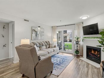 250 NW Dogwood Street