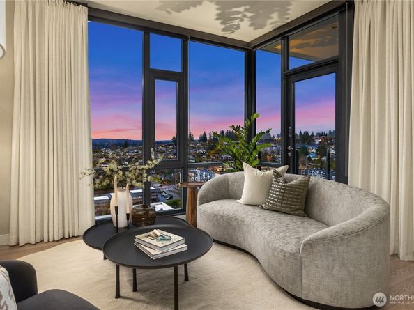 889 Avenue Square NE 1702, Bellevue WA 98004