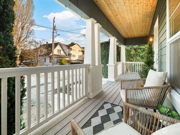 3037 21st Avenue W, Seattle WA 98199