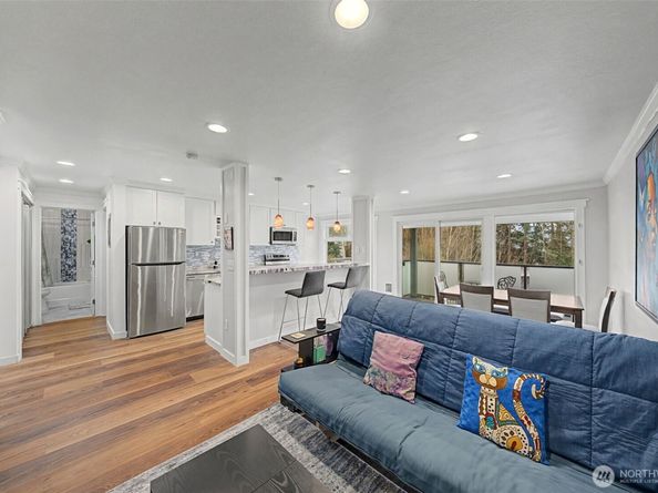 15142 65th Avenue S 313, Tukwila WA 98188