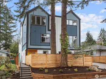 14308 Roslyn Place N