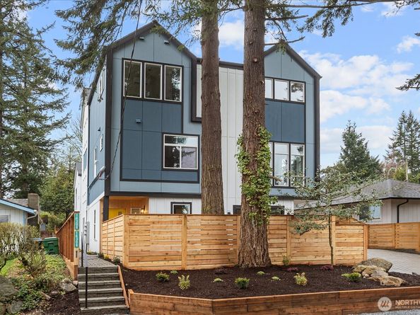 14308 Roslyn Place N, Seattle WA 98133