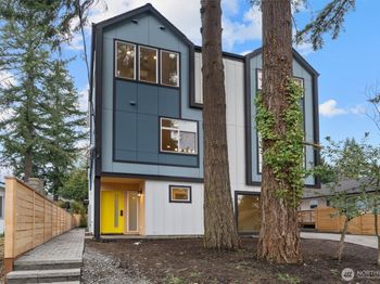 14308 Roslyn Place N