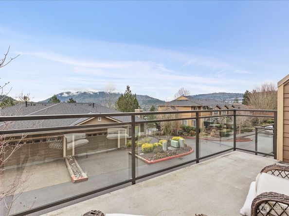 23300 SE Black Nugget Road D3, Issaquah WA 98029