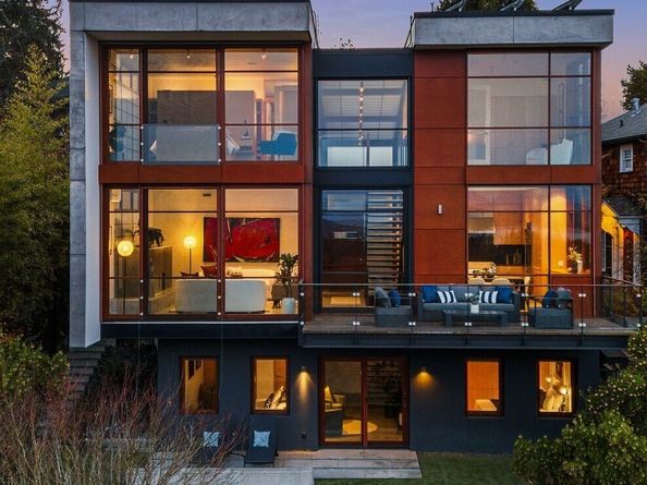 1527 E Howe Street, Seattle WA 98112