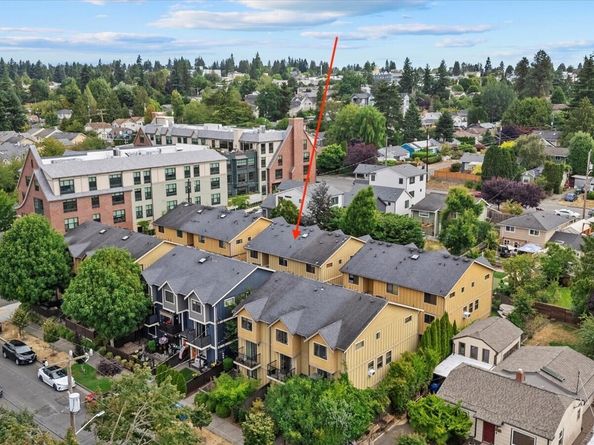 9748 4th Avenue NW B, Seattle WA 98117