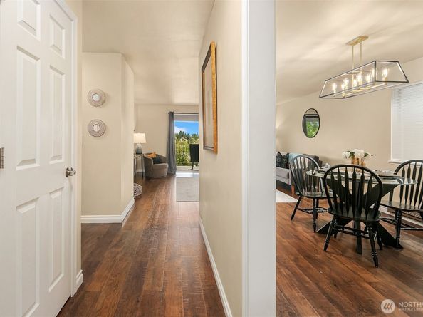 5220 21st Avenue NE 1, Seattle WA 98105