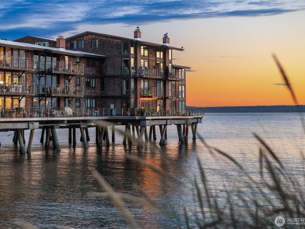 3717 Beach Drive SW 113, Seattle WA 98116