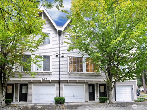 18258 NE 96th Way 103, Redmond WA 98052