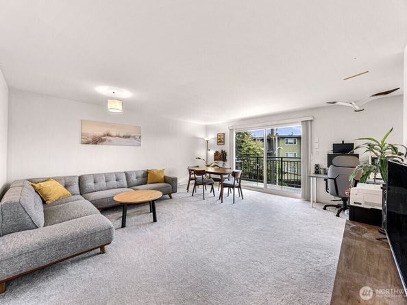 911 N 73rd Street 401, Seattle WA 98103