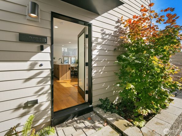 2214 13th Avenue S B, Seattle WA 98144