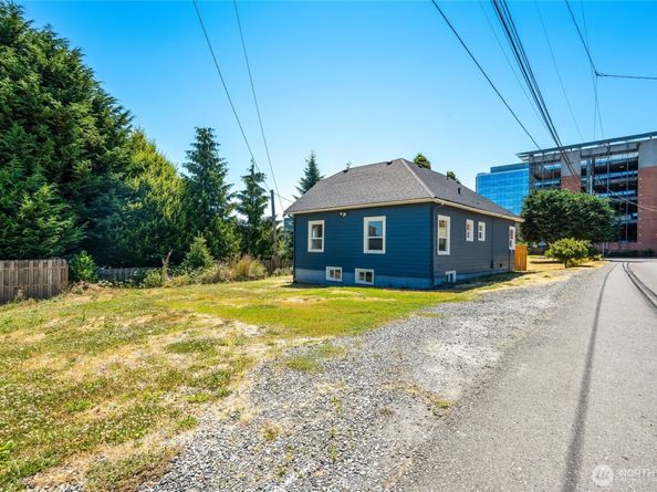 1711 12th Street A, Everett WA 98201