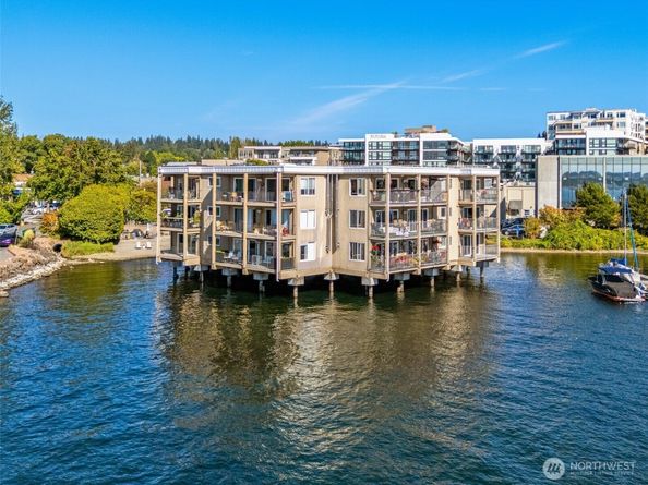 65 Kirkland Avenue 201, Kirkland WA 98033