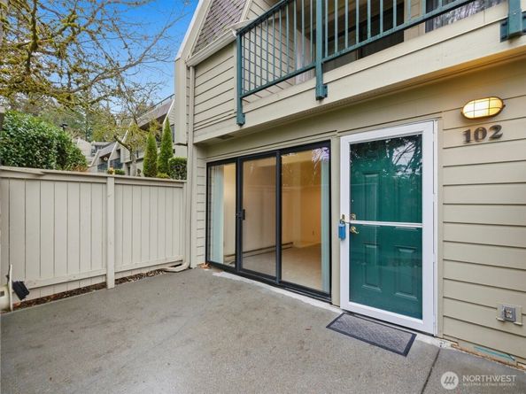 8835 166th Avenue NE D102, Redmond WA 98052