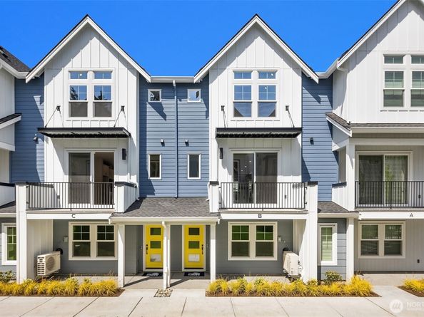 9014 NE 203rd Lane B, Bothell WA 98011