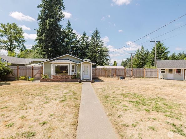 143 Dora Avenue, Bremerton WA 98312